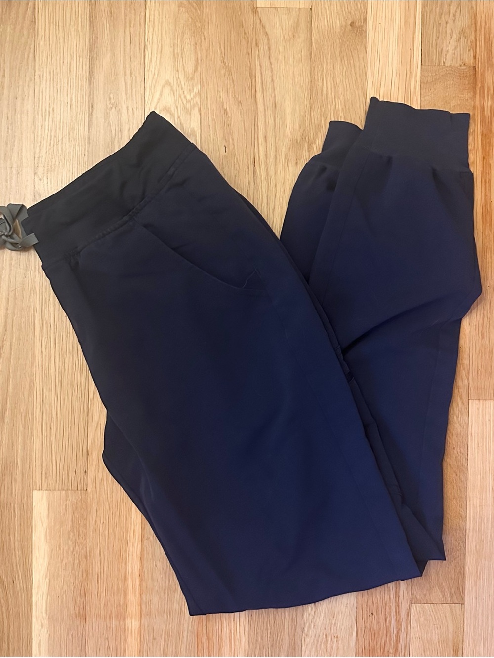 Figs Jogger Scrubs in Dark Navy